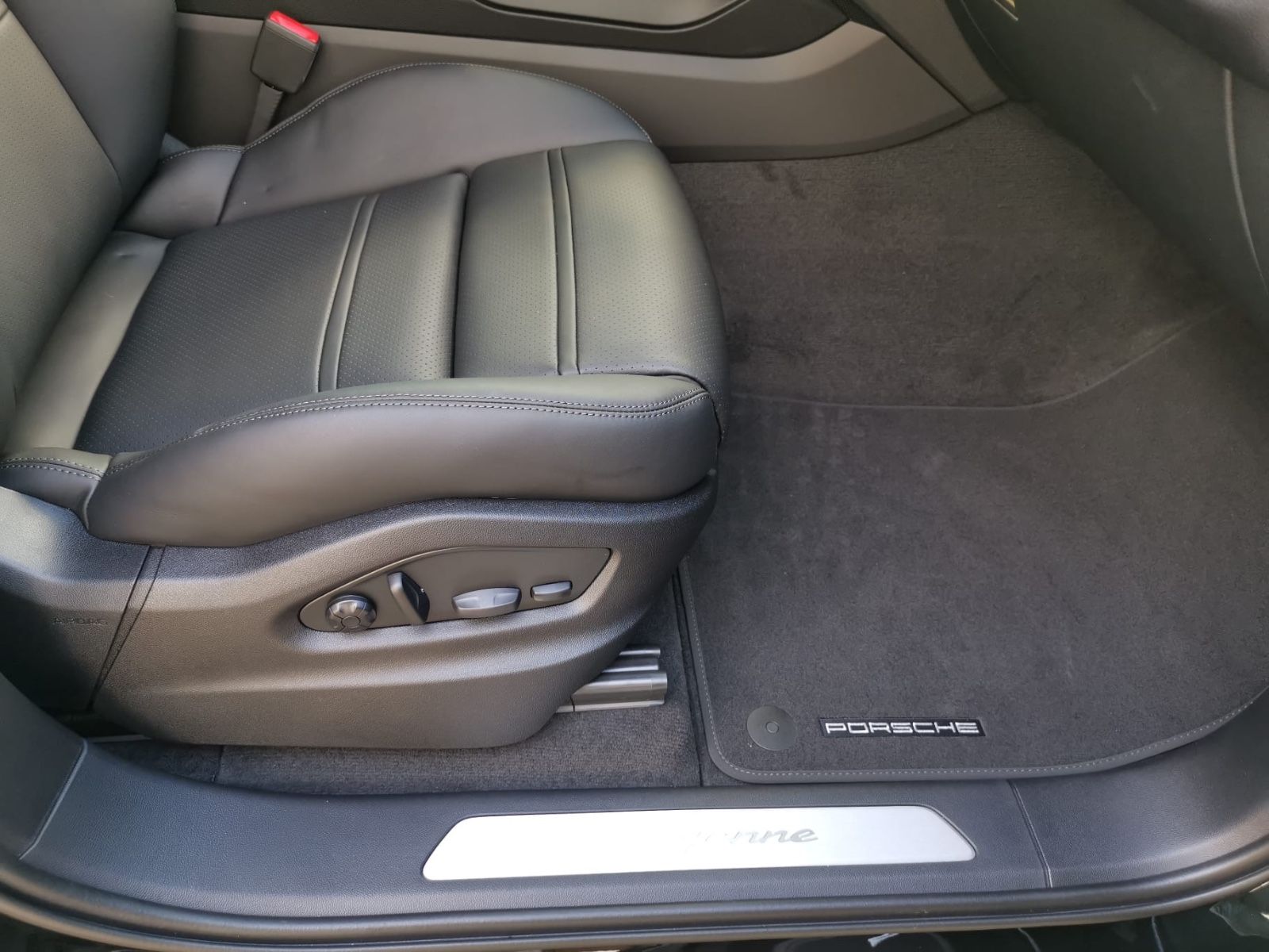 Porsche Cayenne COUPE V6*ACC*22*HEAD*LUFT*BOSE*3xDISPLAY