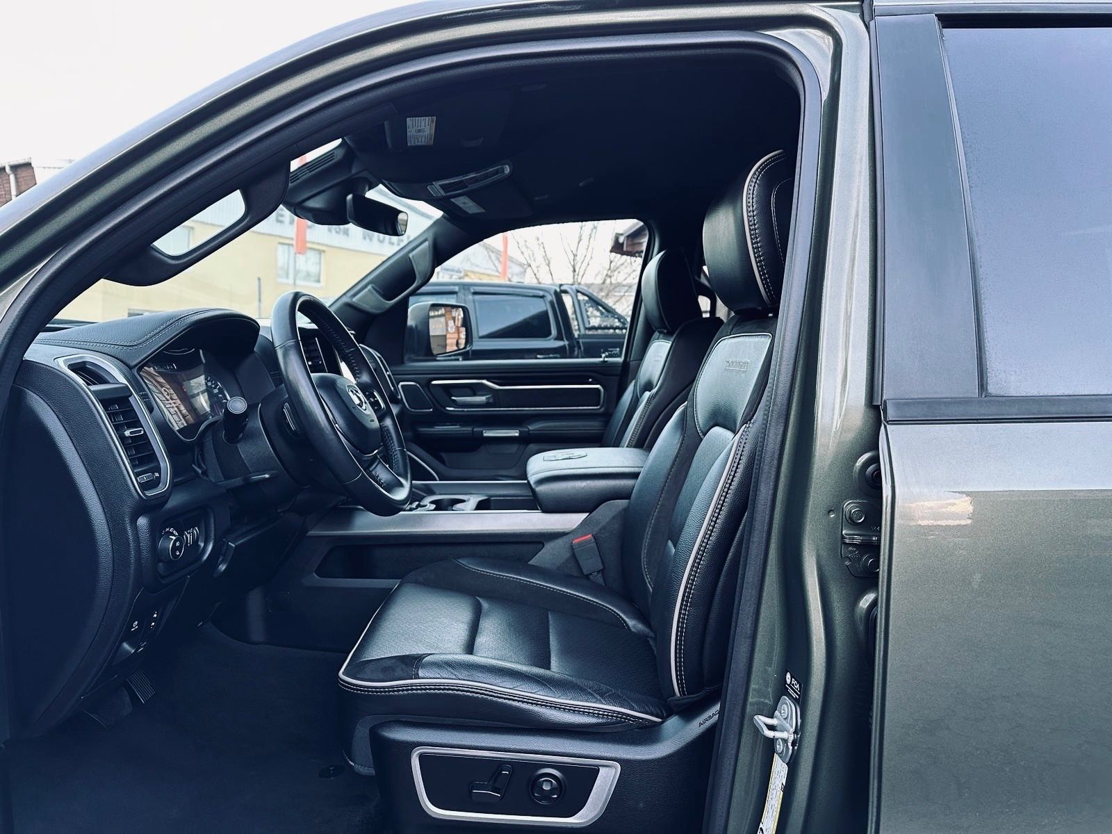 Dodge LARAMIE*5.7*LPG*AHK*NAVI*PDC*RAMBOX*GARANTIE*
