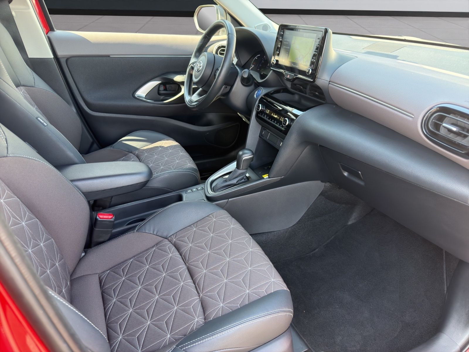 Toyota Yaris Cross Elegant *MATRIX*360°*CARPLAY*ACC*AHK