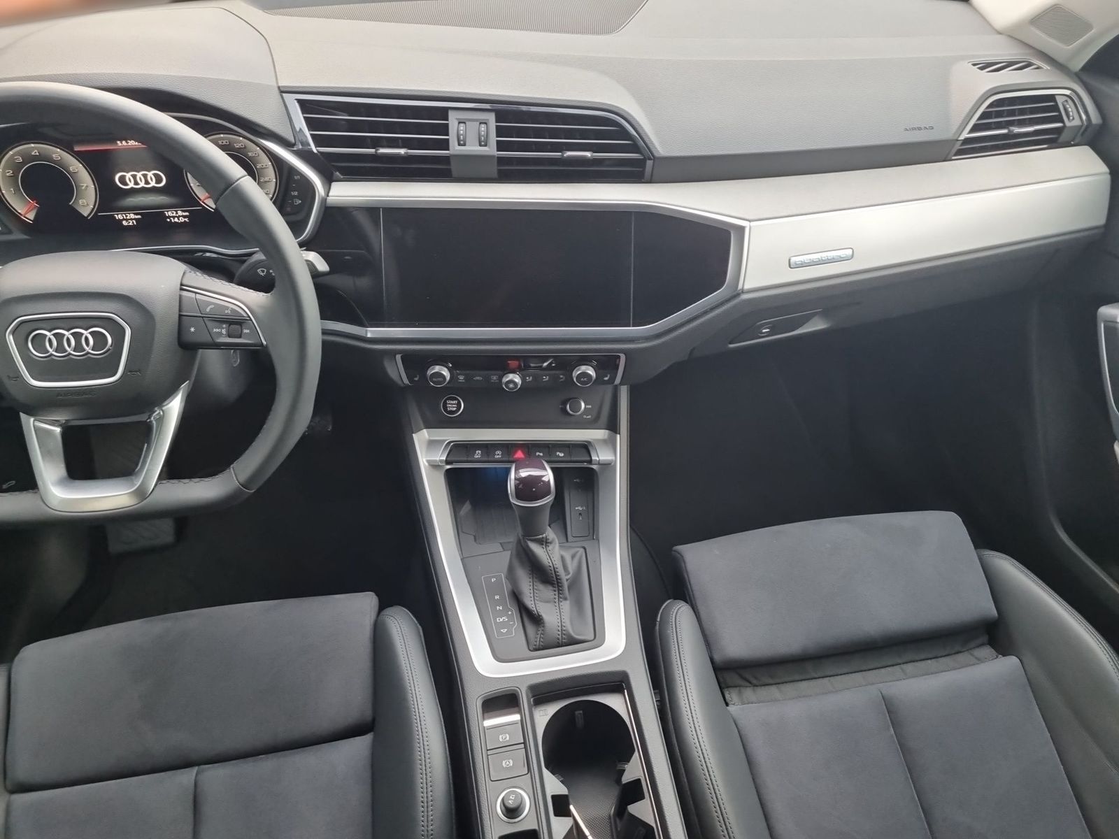 Audi Q3 advanced - Samsaru's Car Outlet