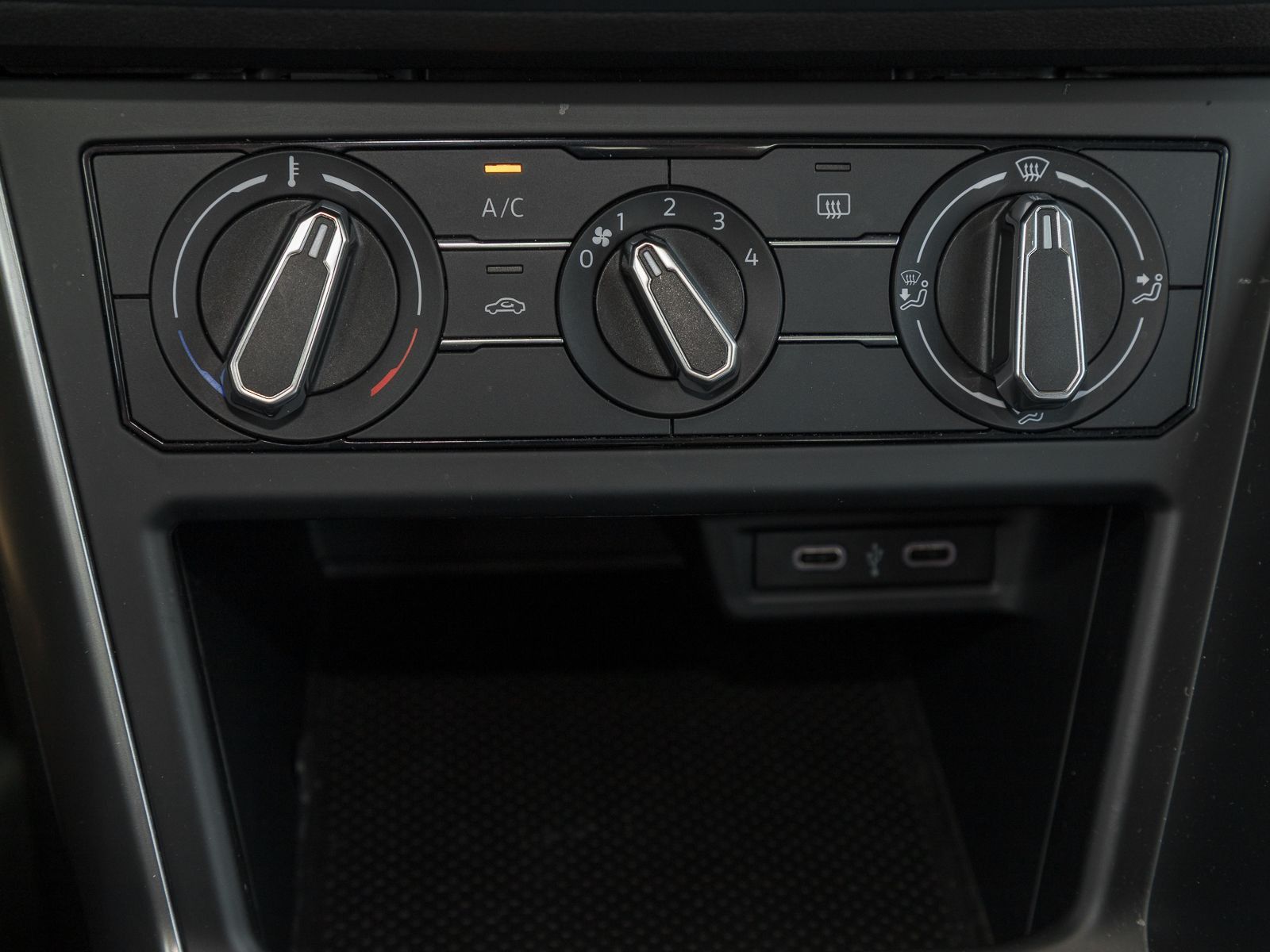 Volkswagen Taigo 1.0 TSI DSG LIFE - Samsaru's Car Outlet