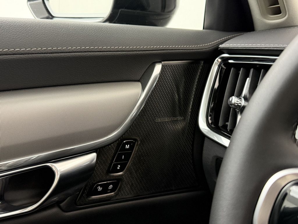 Volvo S90 T8 Ultimate Dark Plug-In Hybrid AWD