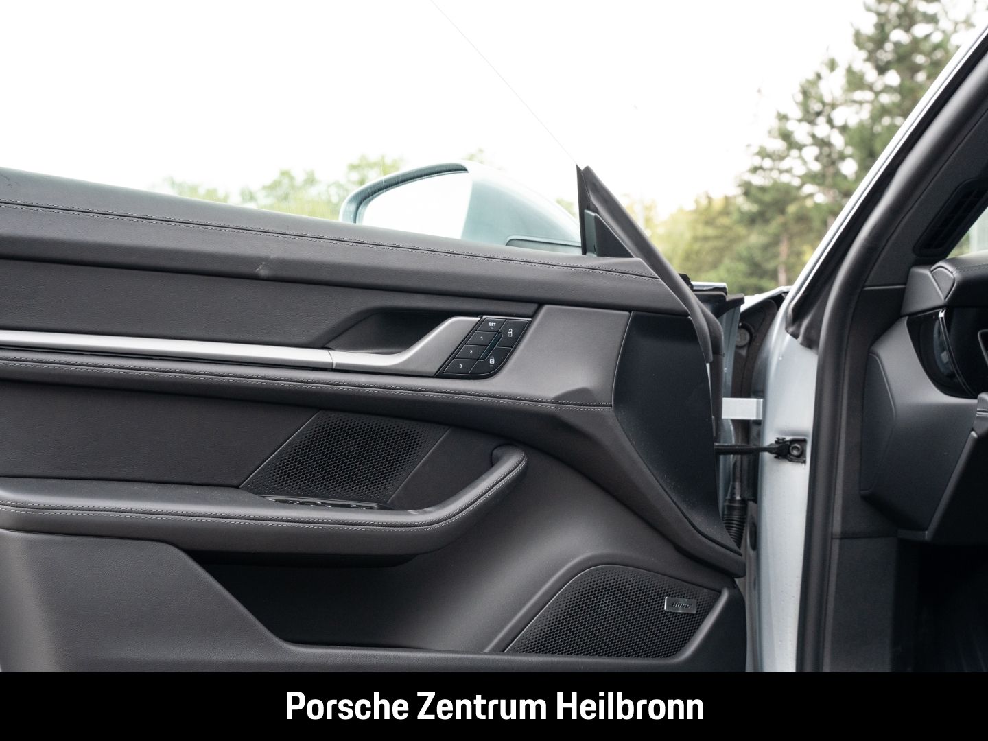 Porsche Taycan 4 Cross Turismo BOSE Surround-View 21-Zol