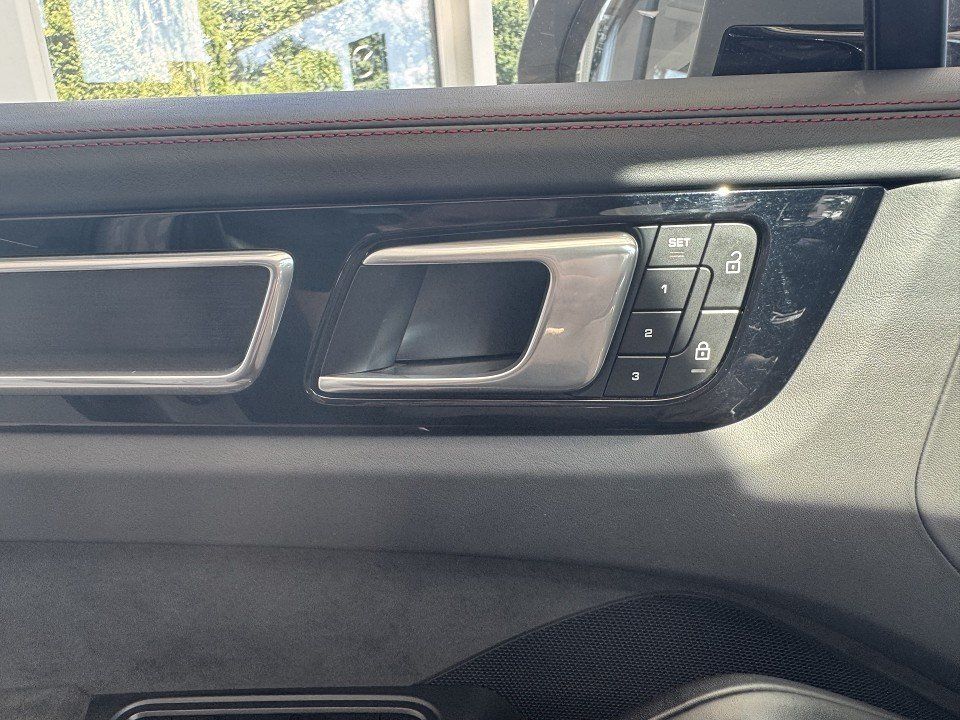 Porsche Cayenne Coupe GTS HEAD-UP+BOSE+AHK+PANO+SPORT-AG