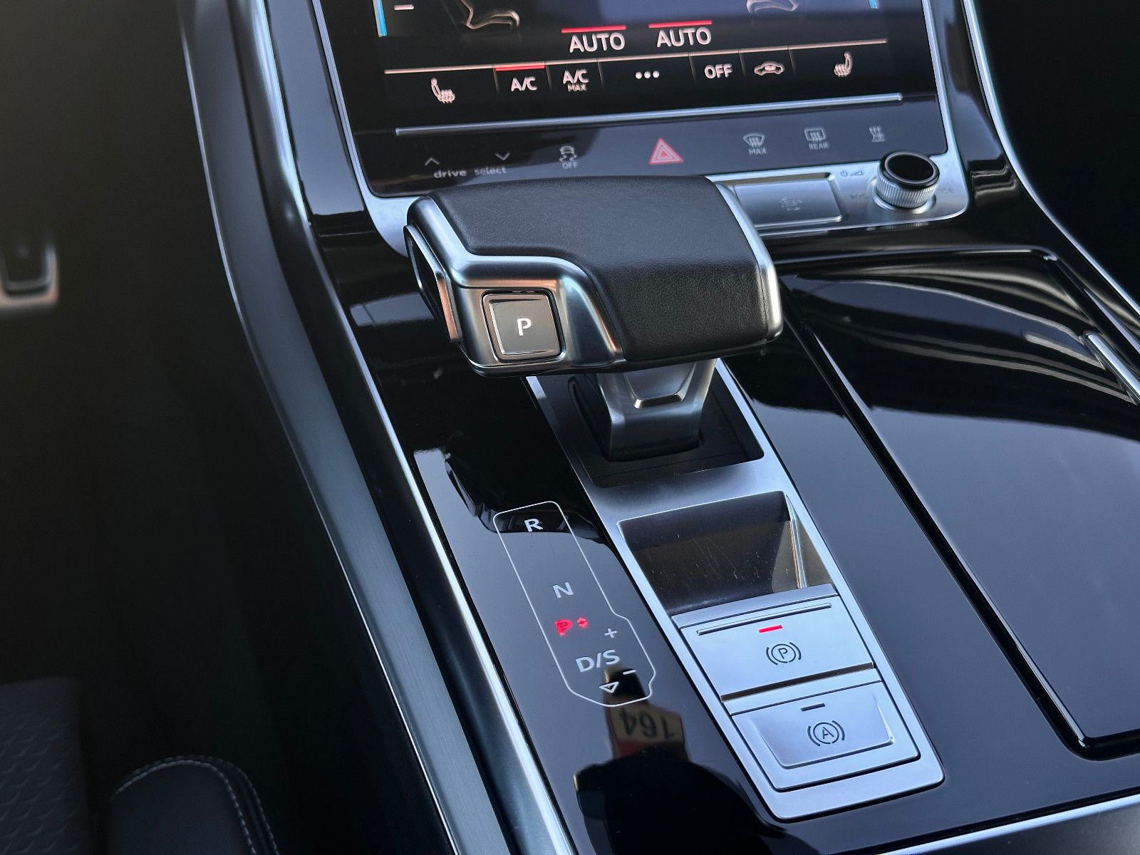 Audi Q8 50 TDI qu. tiptr. S LINE+AIR+AHZV+STHZG+HD