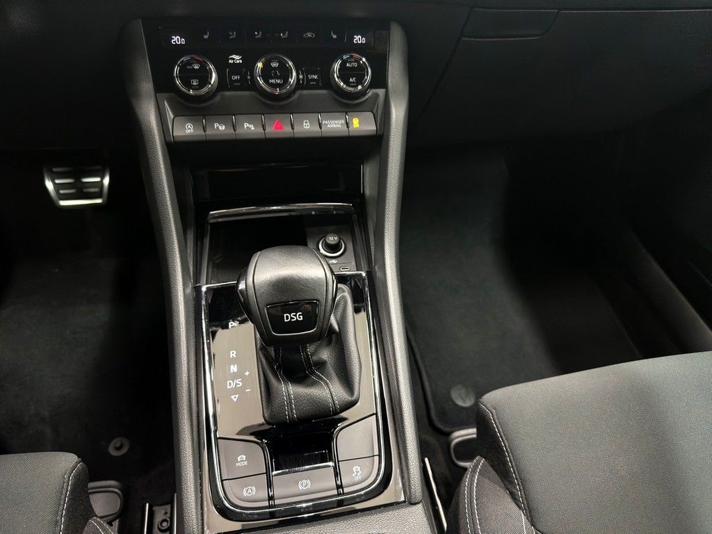 Skoda Karoq 1.5 TSI ACT DSG Sportline AHK*LED*VIRTUAL*