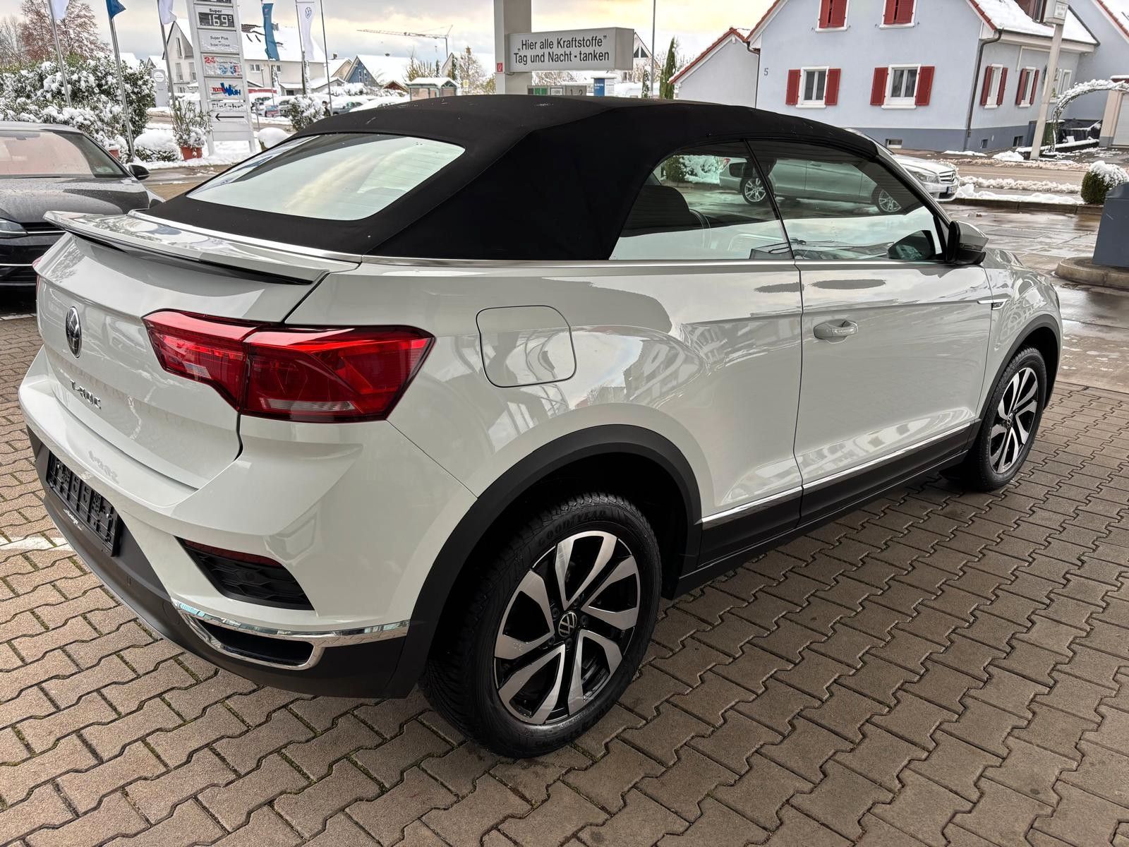Volkswagen T-Roc Active 1.5 TSI DSG - Samsaru's Car Outlet
