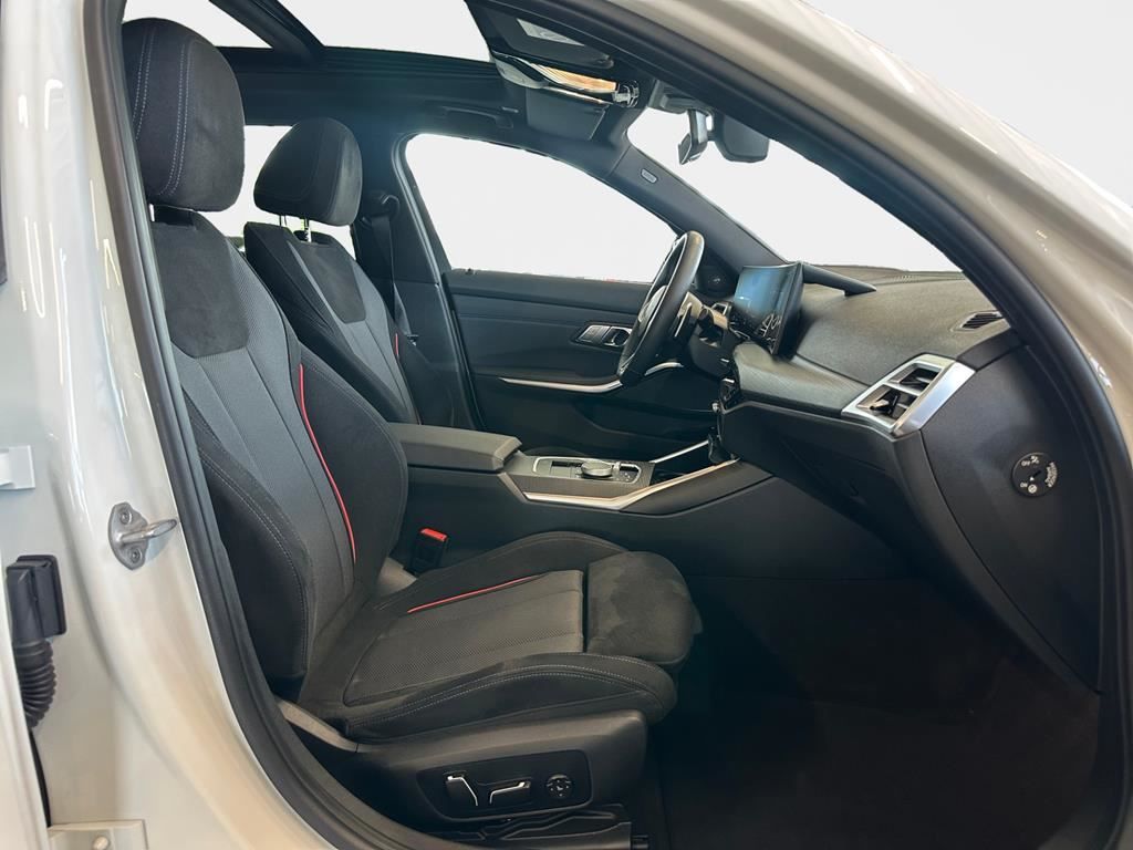 BMW 330e xDrive Touring M Sport+AHK+Pano+DrivAssist