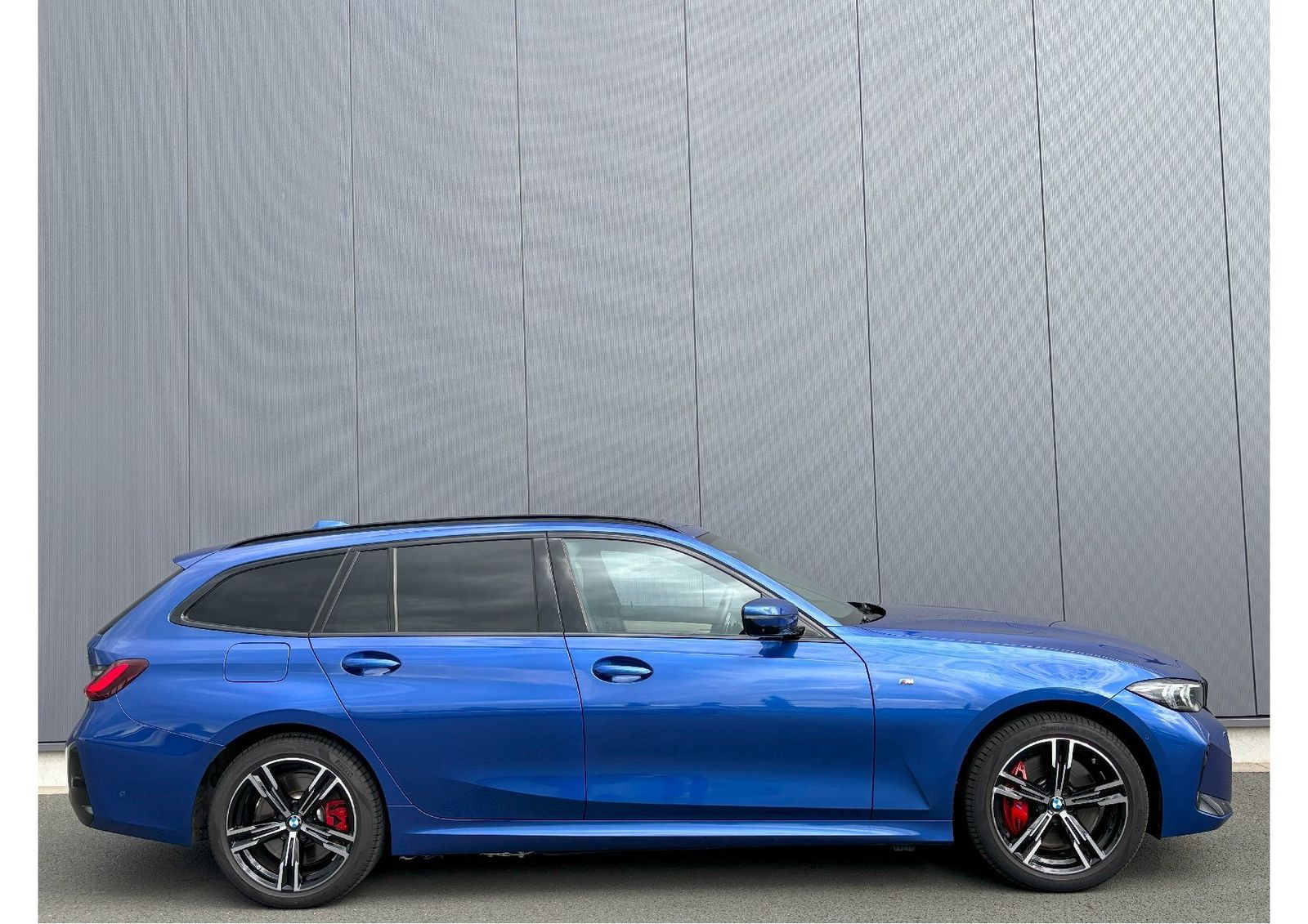 BMW 330e xDrive Touring