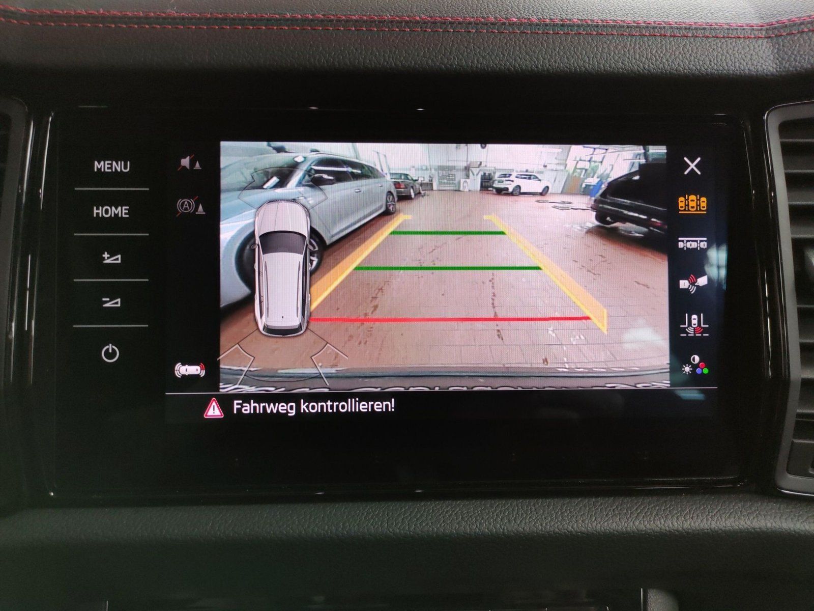Skoda Kodiaq RS 2.0 TSI DSG 245 PS 4x4 AHK NAVI PANO