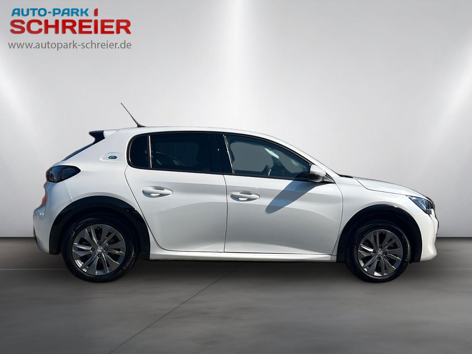 Peugeot 208 e- Allure Pack - Samsaru's Car Outlet