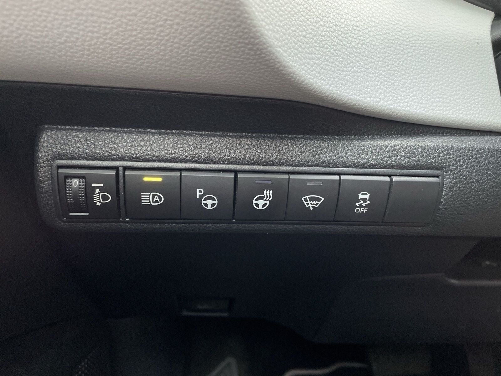Toyota Corolla 2.0 Hybrid Club - Samsaru's Car Outlet