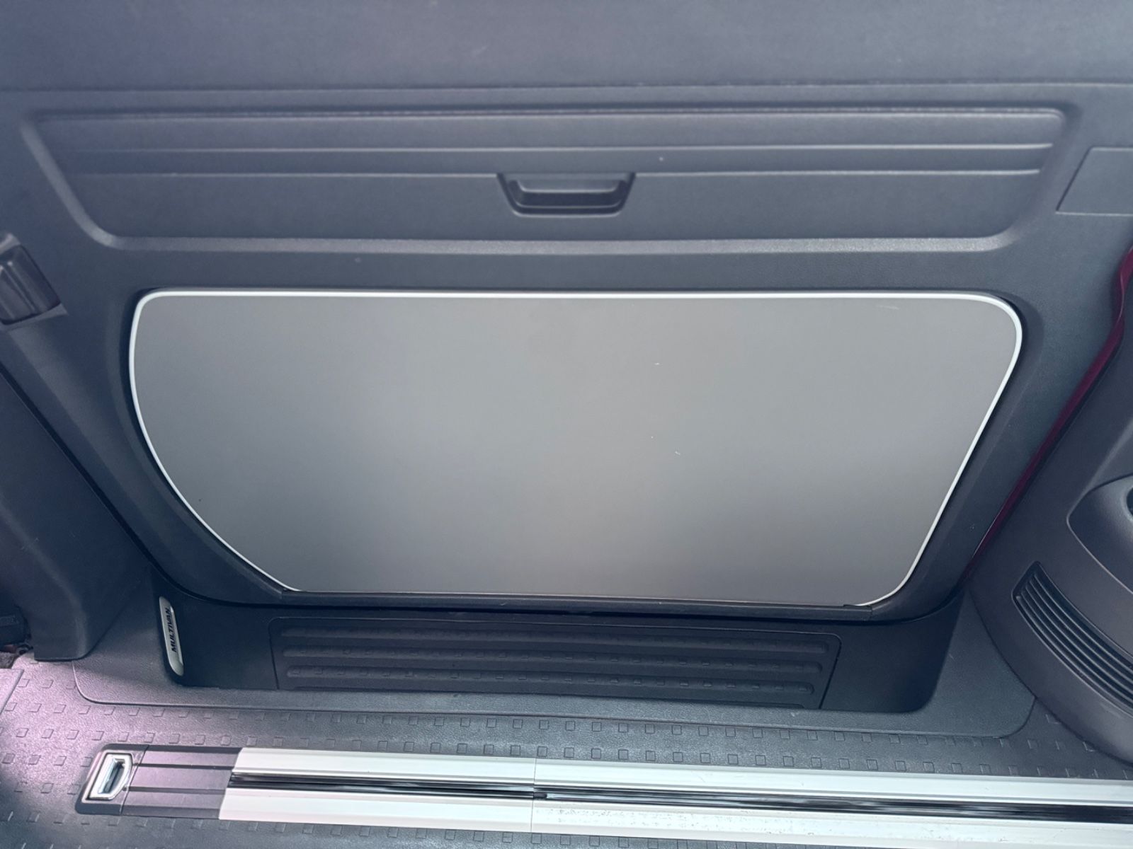 Volkswagen T6 Multivan - Samsaru's Car Outlet