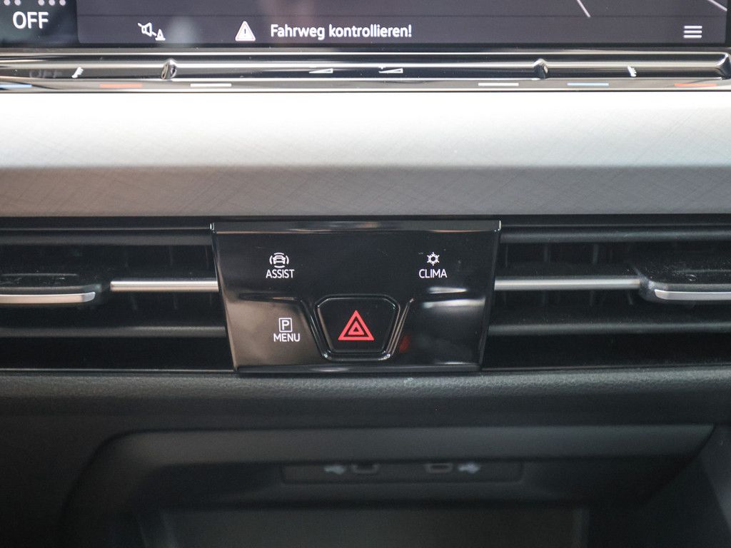 Volkswagen Golf VIII Life 1.0 l TSI - Samsaru's Car Outlet