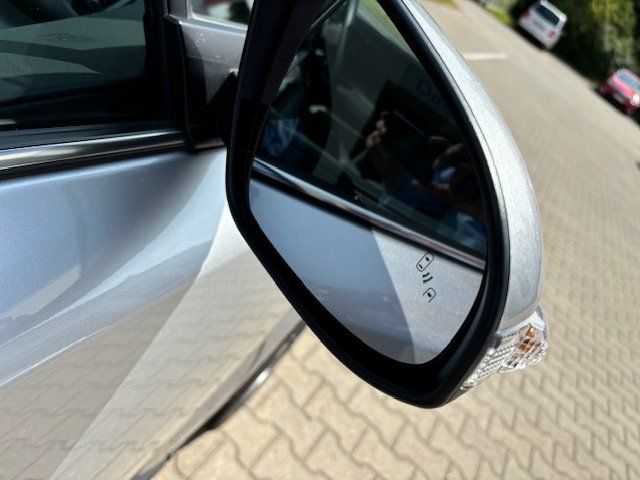 Toyota C-HR 2.0 Hybrid - Samsaru's Car Outlet