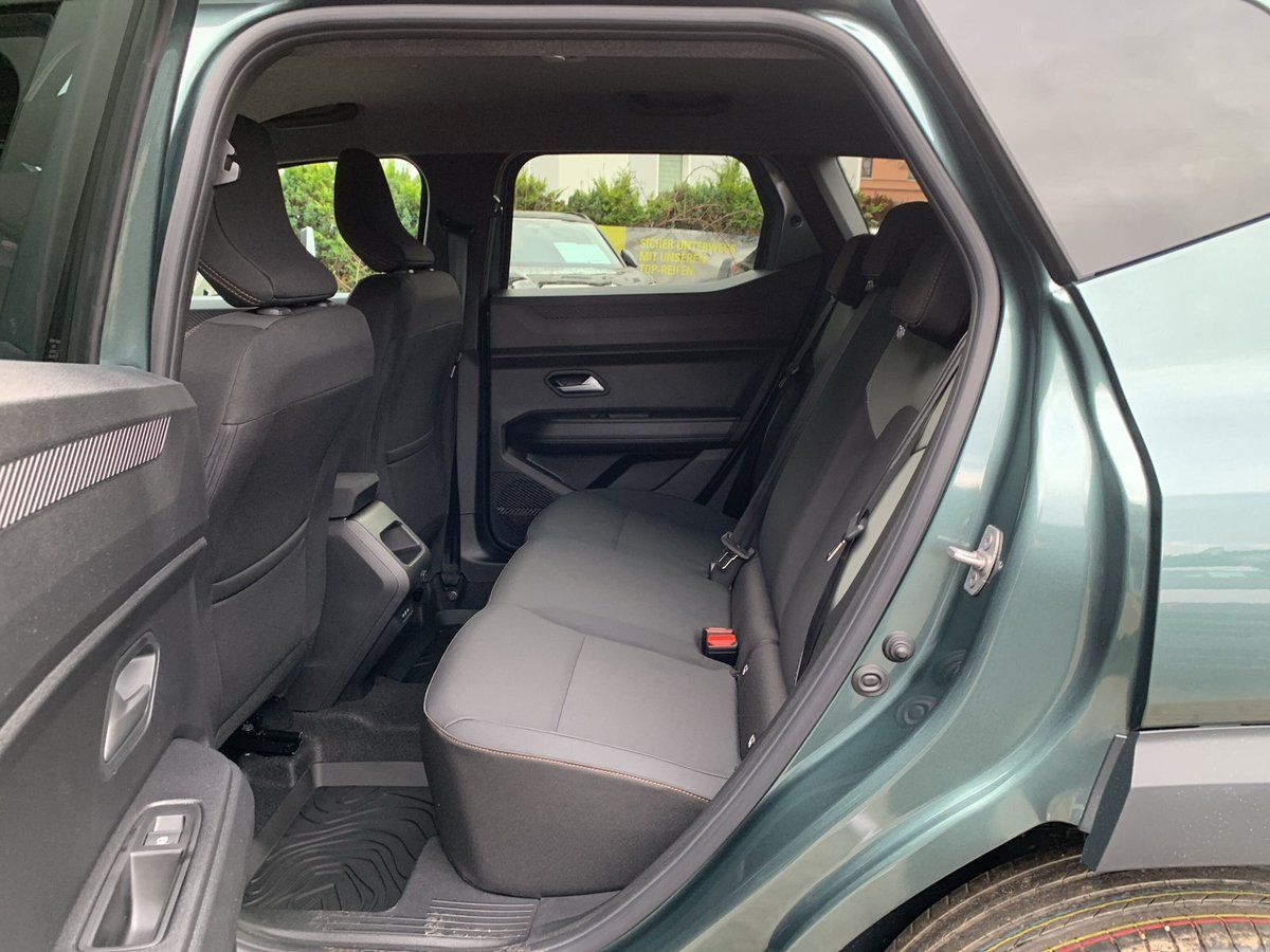Dacia Duster EXTREME HYBRID 140 - Samsaru's Car Outlet