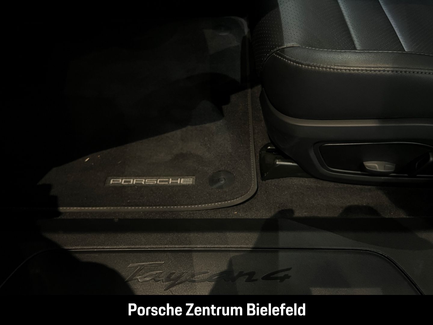 Porsche Taycan 4 Cross Turismo BOSE 20-Zoll Panoramadach