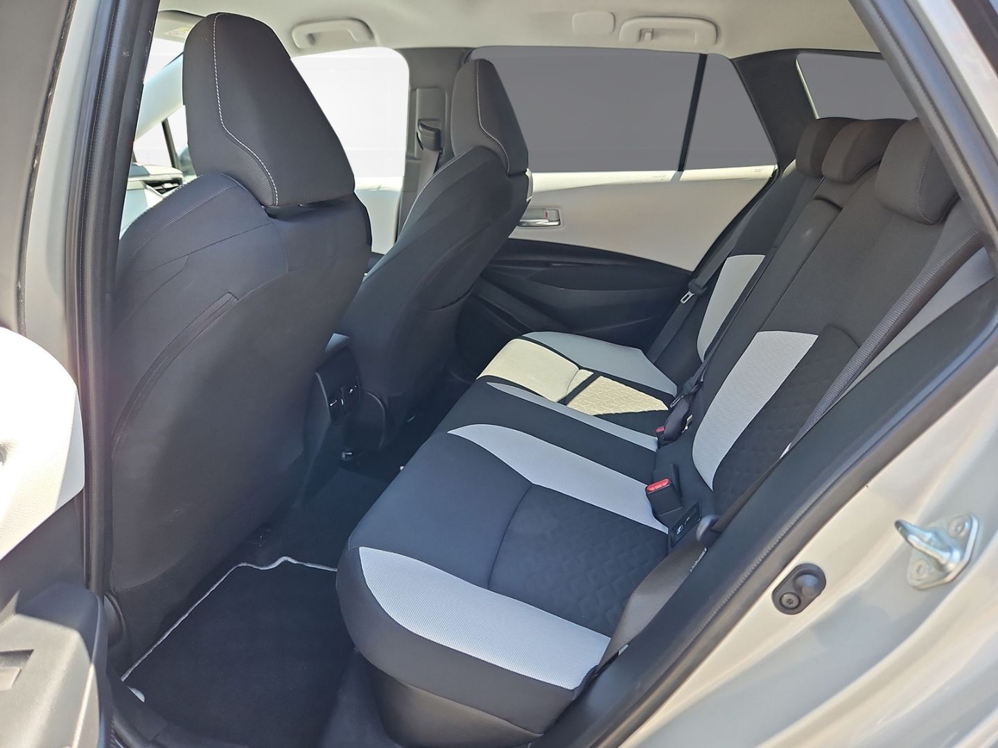 Toyota Corolla Touring Sports 1.8 Hybrid - Samsaru's Car Outlet