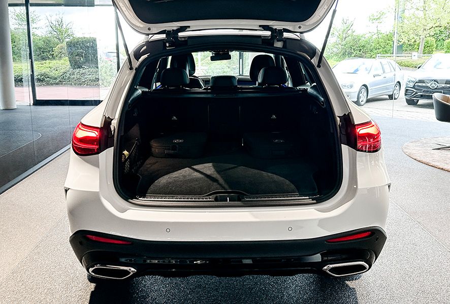 Mercedes-Benz GLC 300 de 4M AMGLiADPl+DigiL+Pano+AHK+Distronic