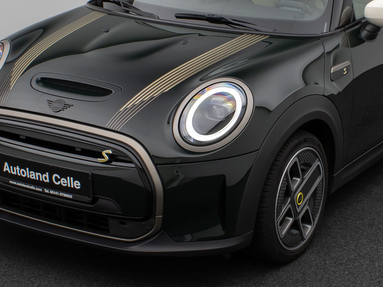 MINI COOPER SE Resolute Edition - Samsaru's Car Outlet