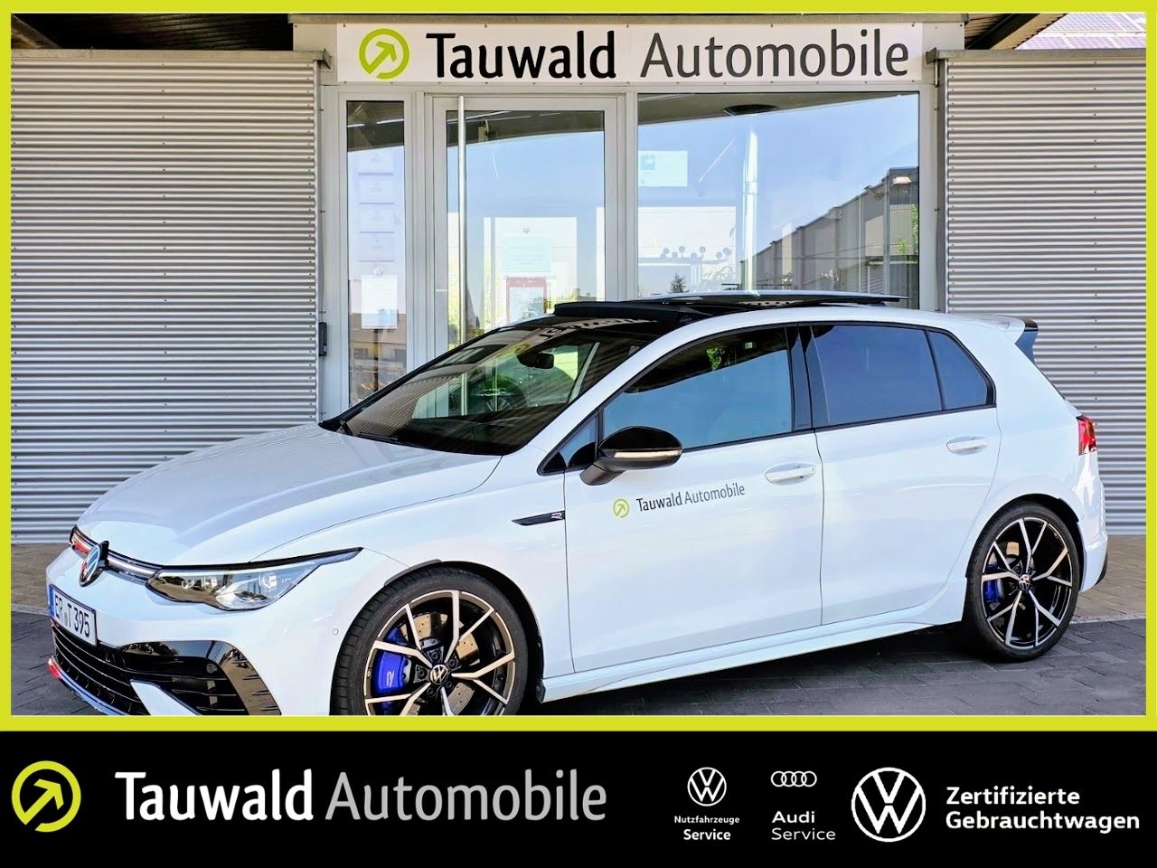 Volkswagen Golf VIII R 2.0 TSI DSG - Samsaru's Car Outlet