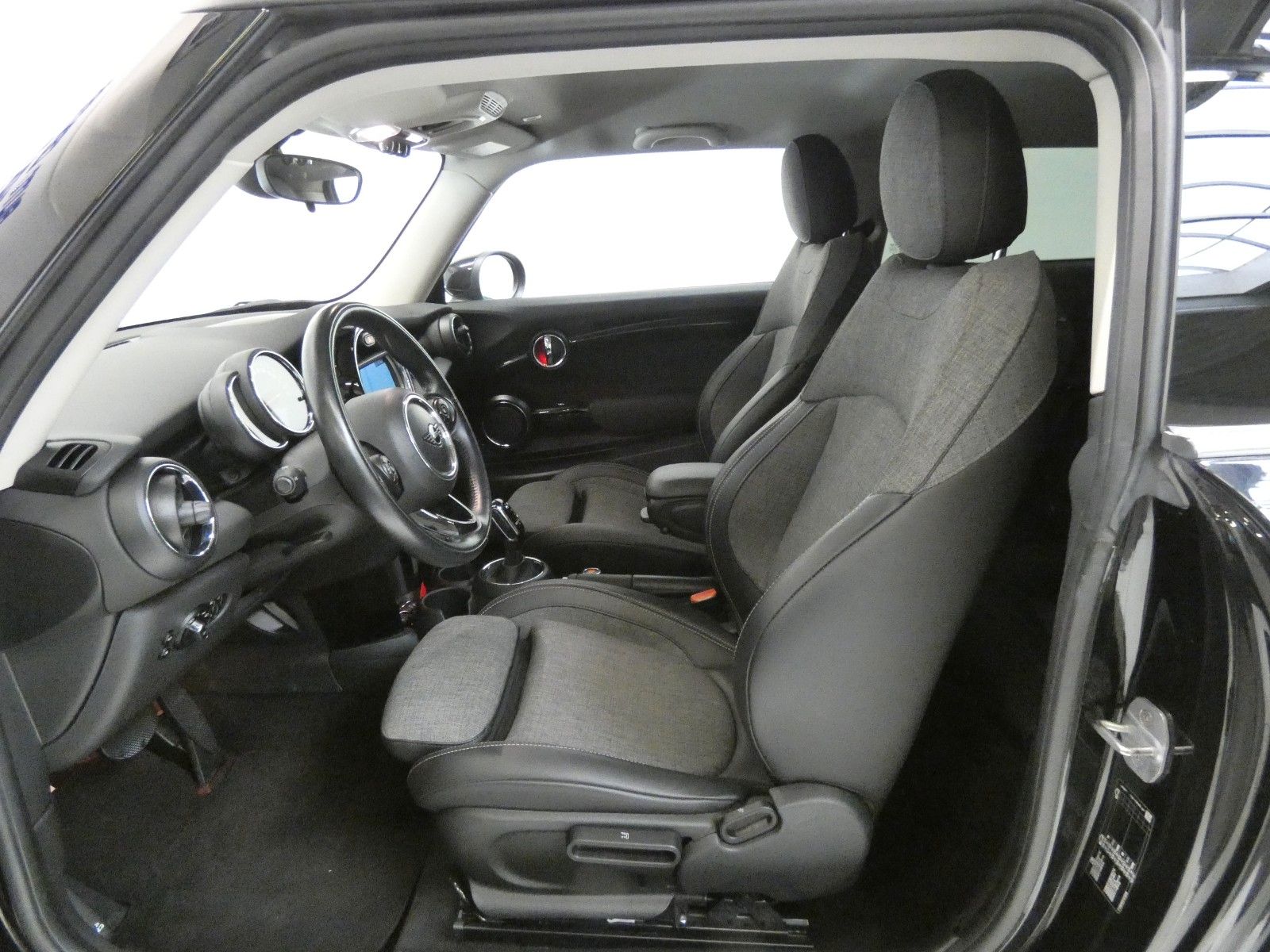 MINI Cooper Chili - Samsaru's Car Outlet