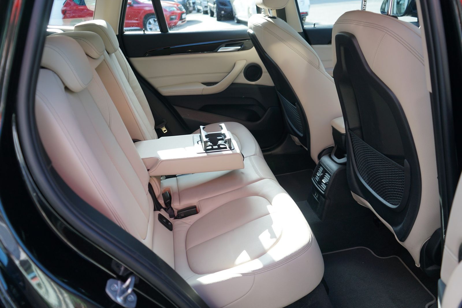 BMW X1 18d xDrive Sport Line - Samsaru's Car Outlet