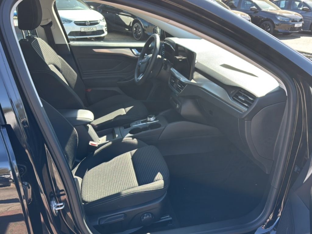 Ford Focus Turnier Titanium NAVI AHK LED ACC SHZ Appl