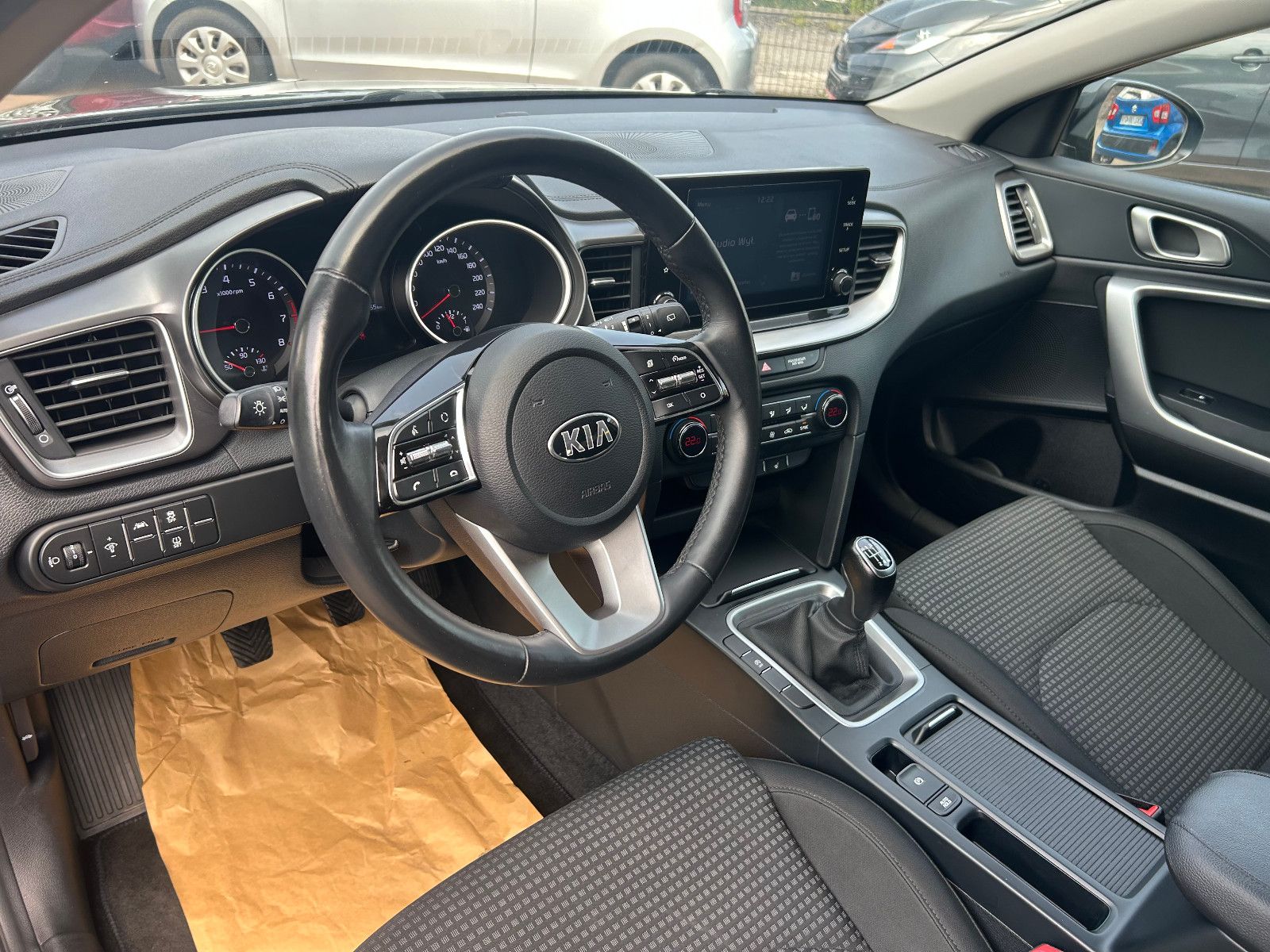 Kia Ceed - Samsaru's Car Outlet