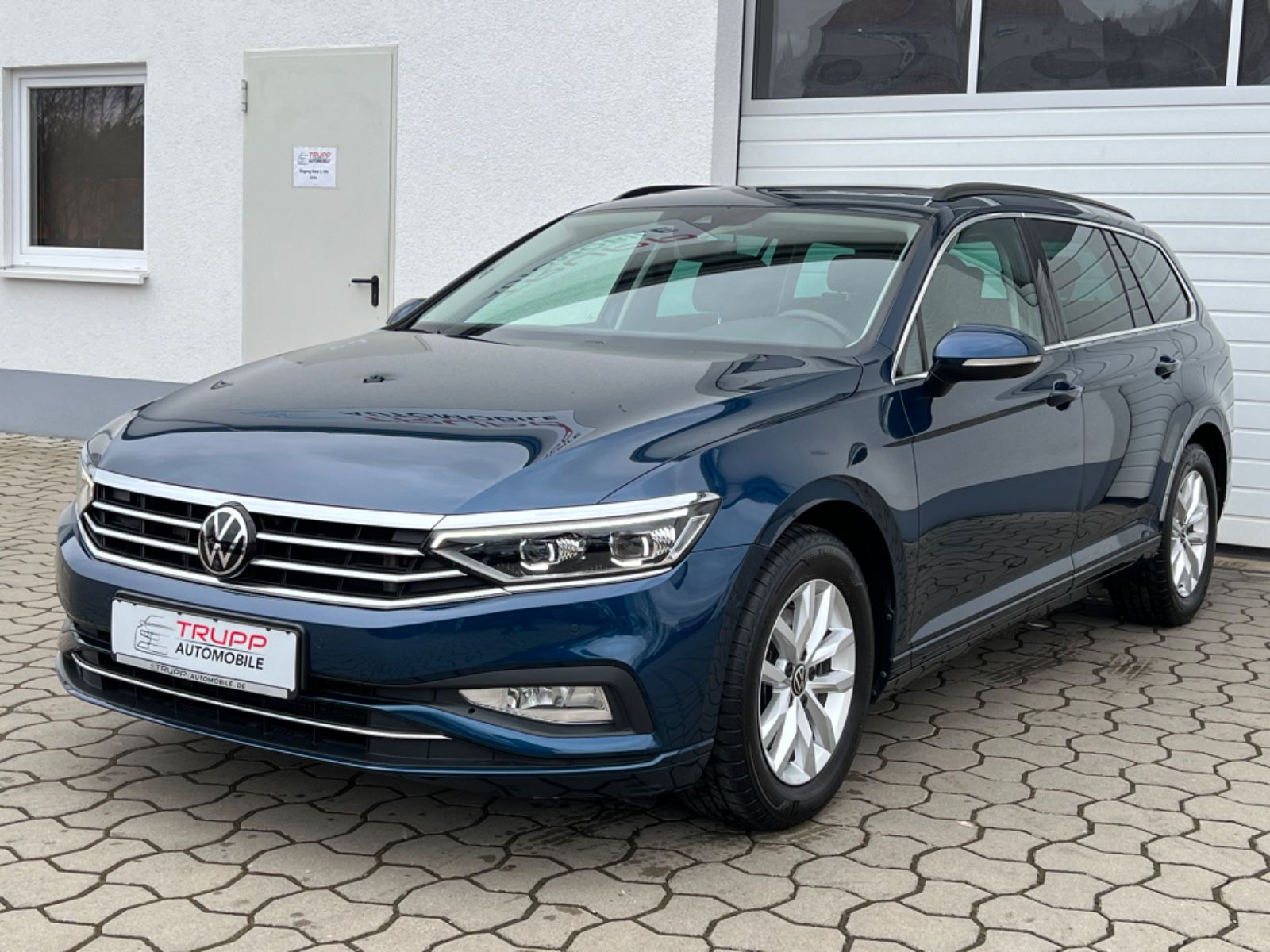 Volkswagen Passat 2.0 TDI - Samsaru's Car Outlet