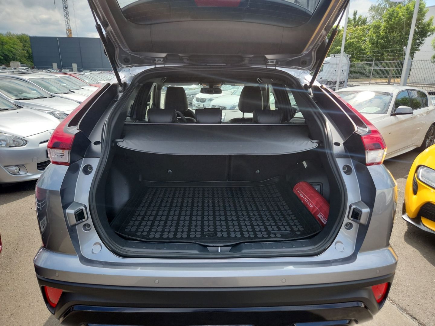 Mitsubishi Eclipse Cross Plug-In Hybrid Select Black *Black