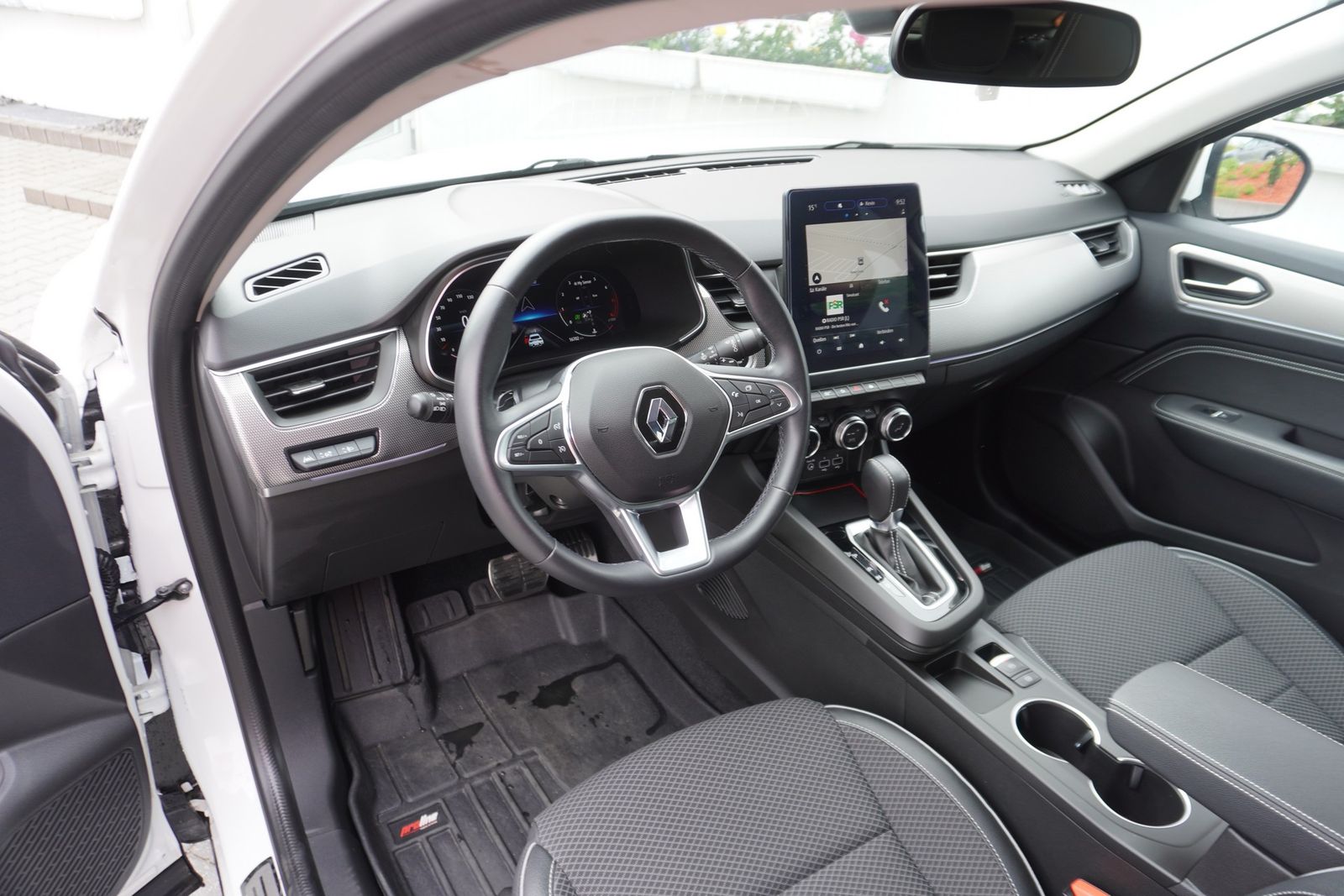 Renault Arkana 1.3 TCe 140 Techno - Samsaru's Car Outlet