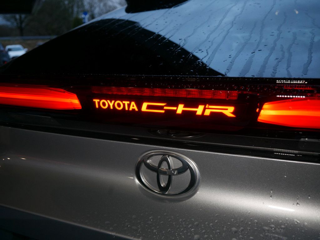 Toyota C-HR Hybrid Team D 2,0 SHZ NAVI ACC PDC LED