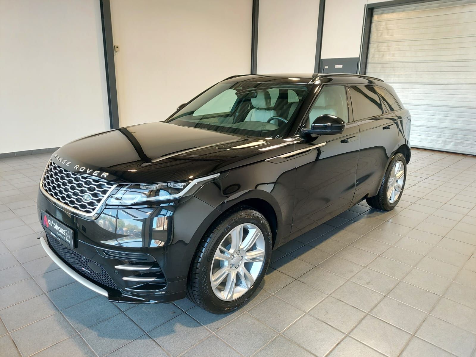 Range Rover Velar 2.0d D200 Edition - Samsaru's Car Outlet