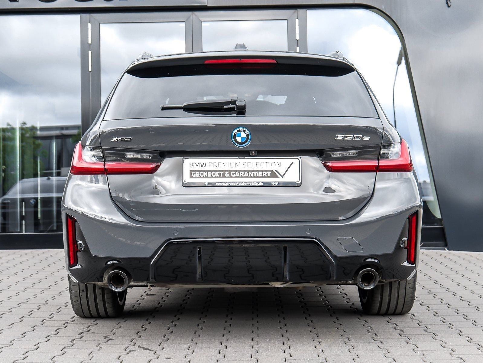 BMW 330e xDrive Touring M Sport HUD PANO ACC AHK LM