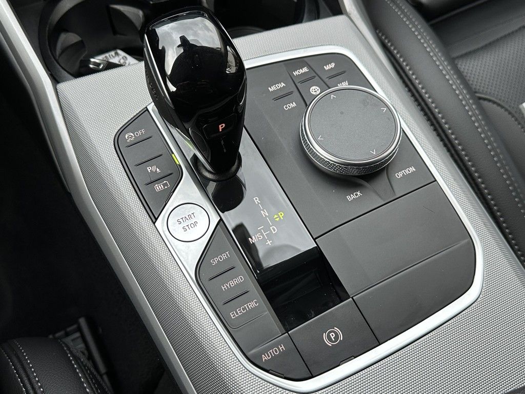 BMW 330 e Touring Aut. Advantage - Samsaru's Car Outlet
