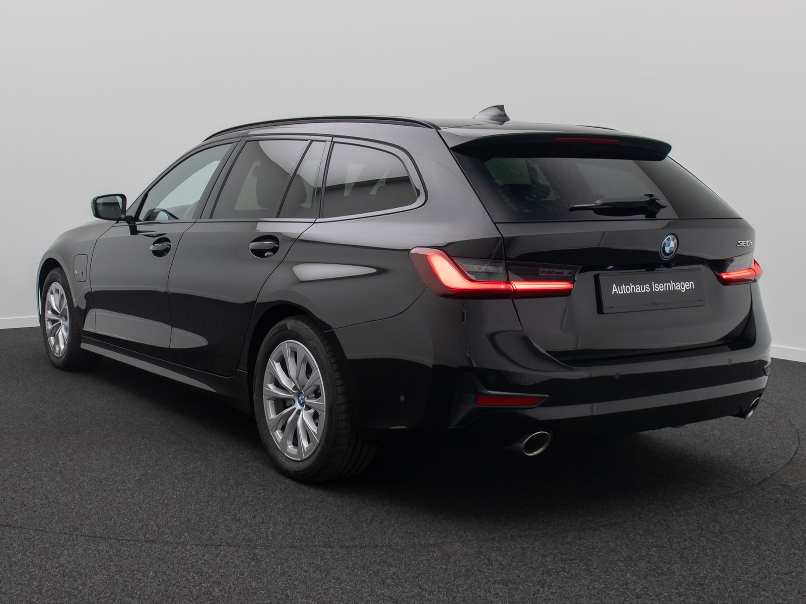 BMW 320e - Samsaru's Car Outlet