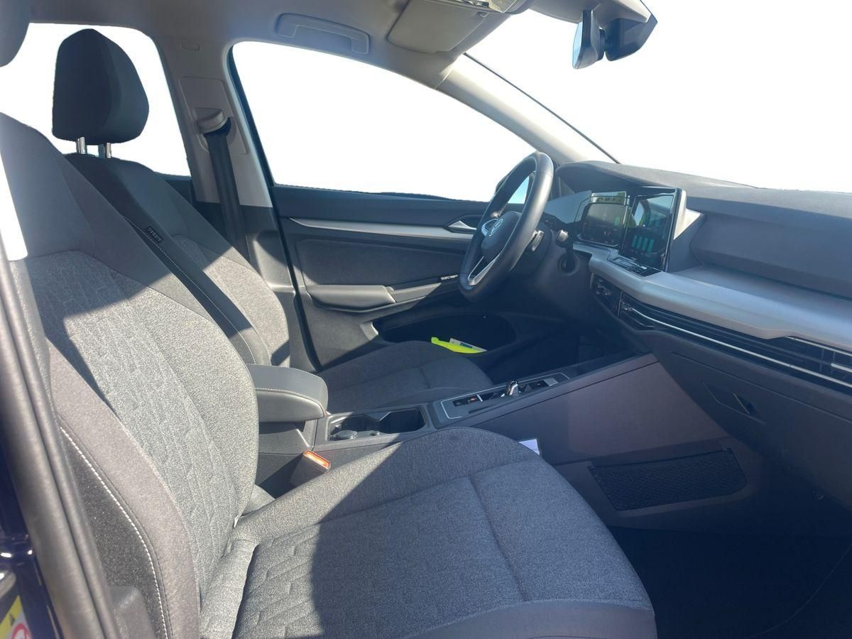 Volkswagen Golf VIII 1.5 eTSI DSG MOVE+ - Samsaru's Car Outlet