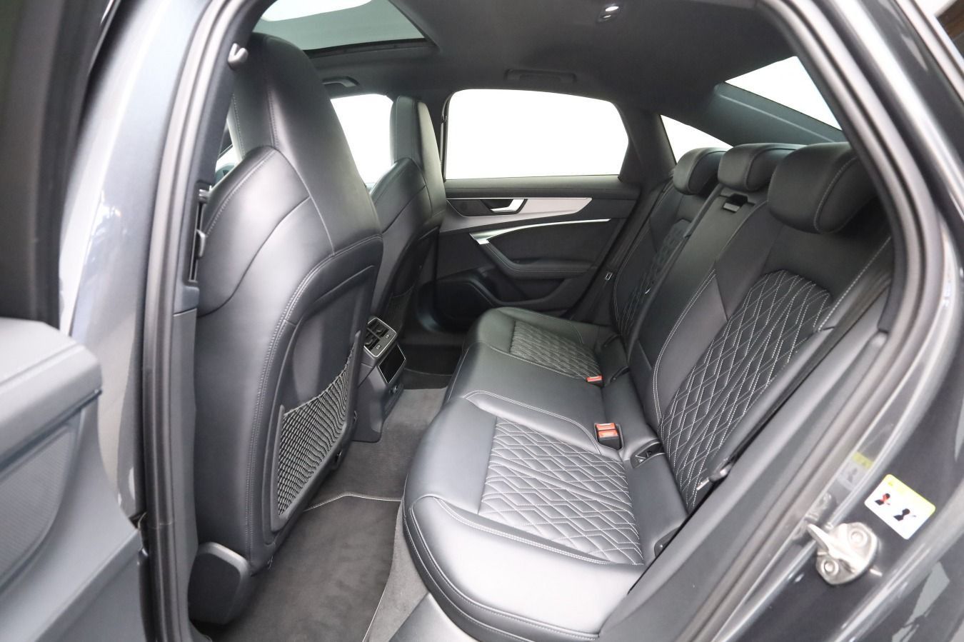 Audi A6 Limousine 55 TFSI S line - Samsaru's Car Outlet