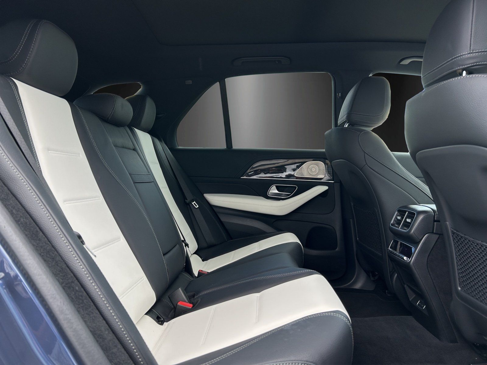 Mercedes-Benz GLE 300 d 4MATIC AMG 360° PANO 22" MULTIBEAM