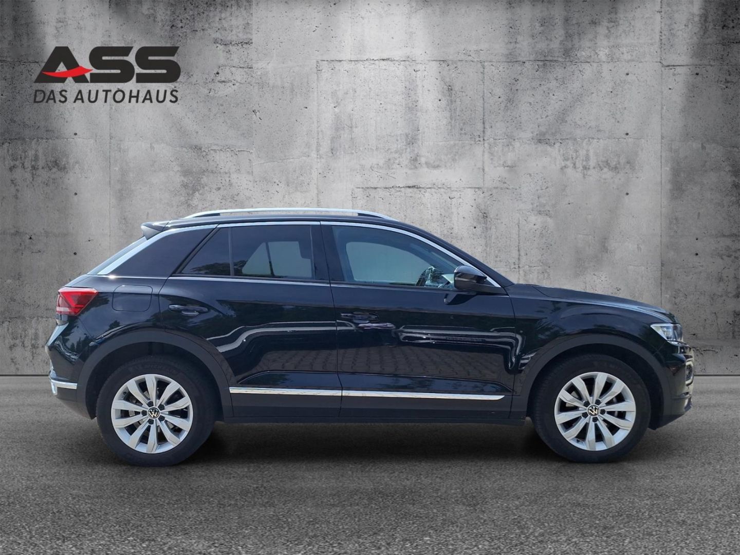 Volkswagen T-Roc 1.5 TSI EU6d Sport - Samsaru's Car Outlet