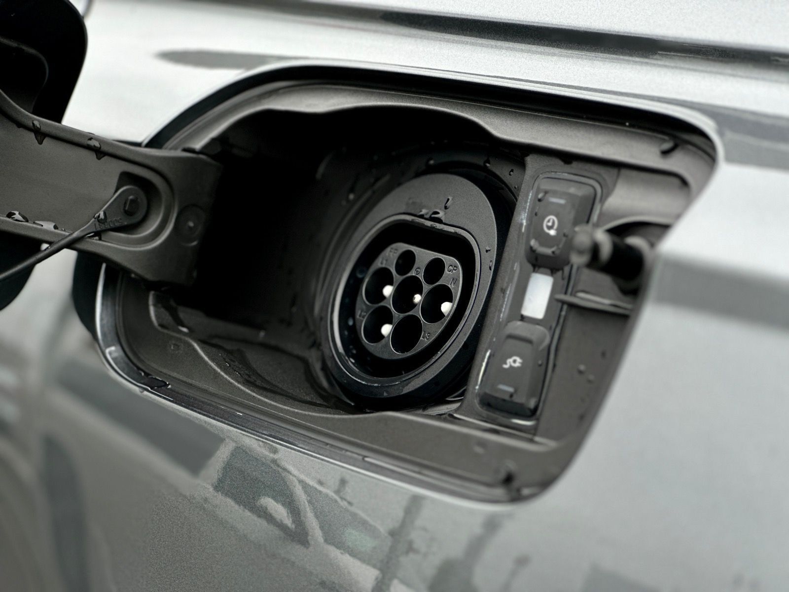 Audi A6 Avant 50 TFSI e S line quattro - Samsaru's Car Outlet