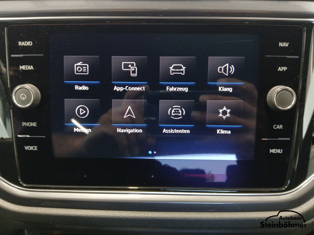 Volkswagen T-ROC Sport 1.5TSI DSG - Samsaru's Car Outlet