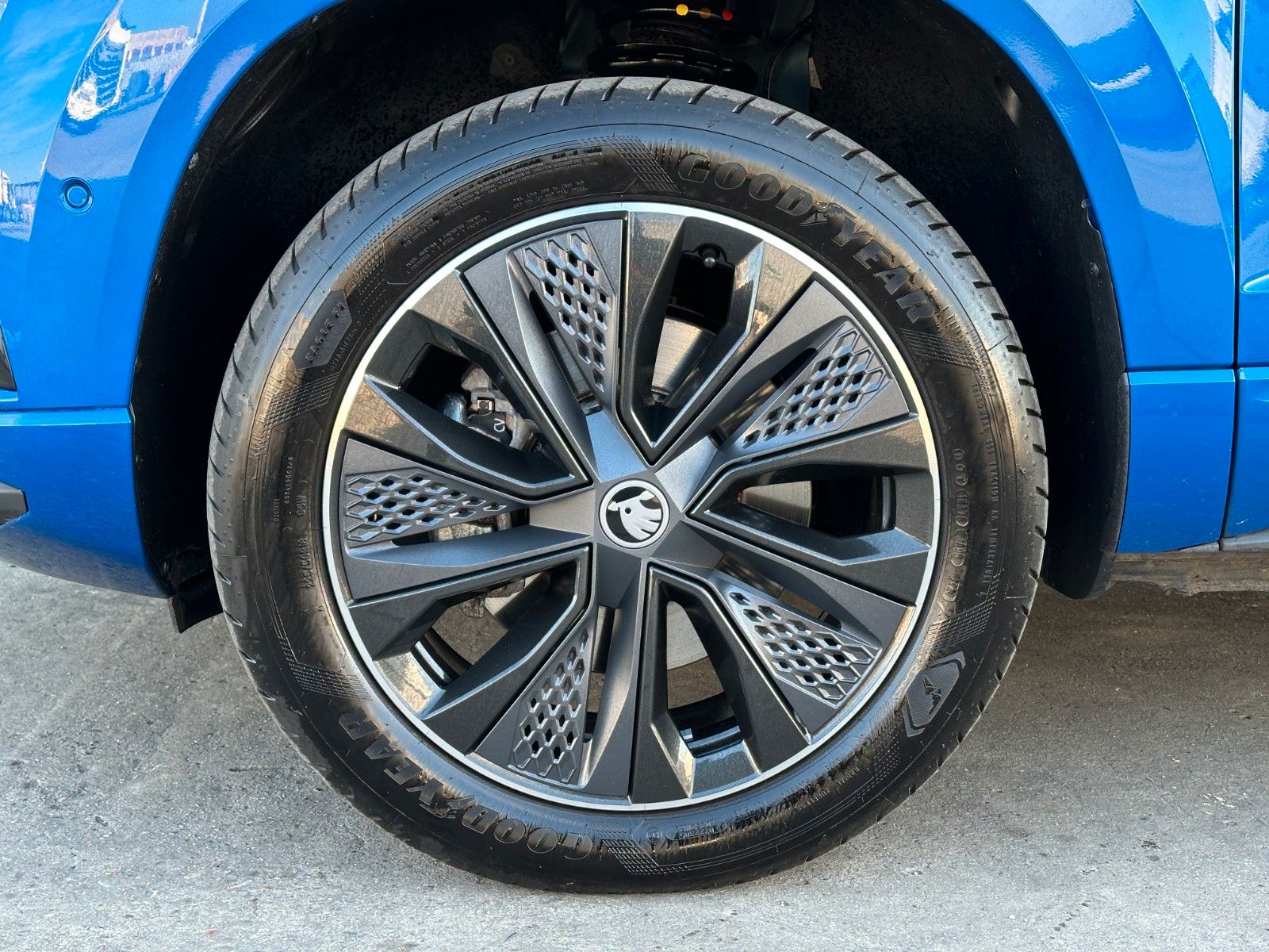 Skoda 2.0TDi 4x4 DSG Sportline ACC NAVI eHK LM18"AHK