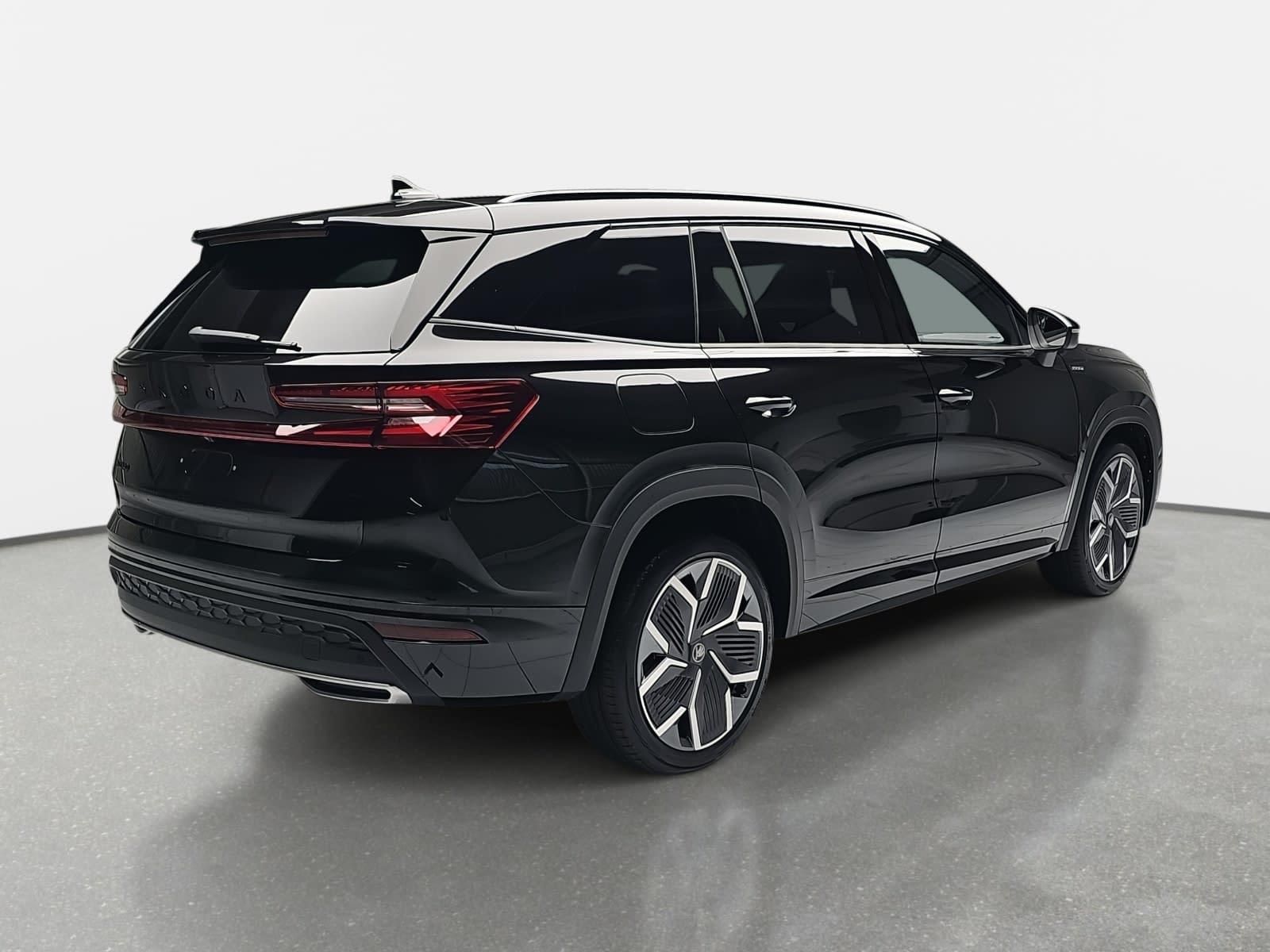 Skoda 1.5 TSI DSG IV PHEV SPORTLINE AHK PANO LM