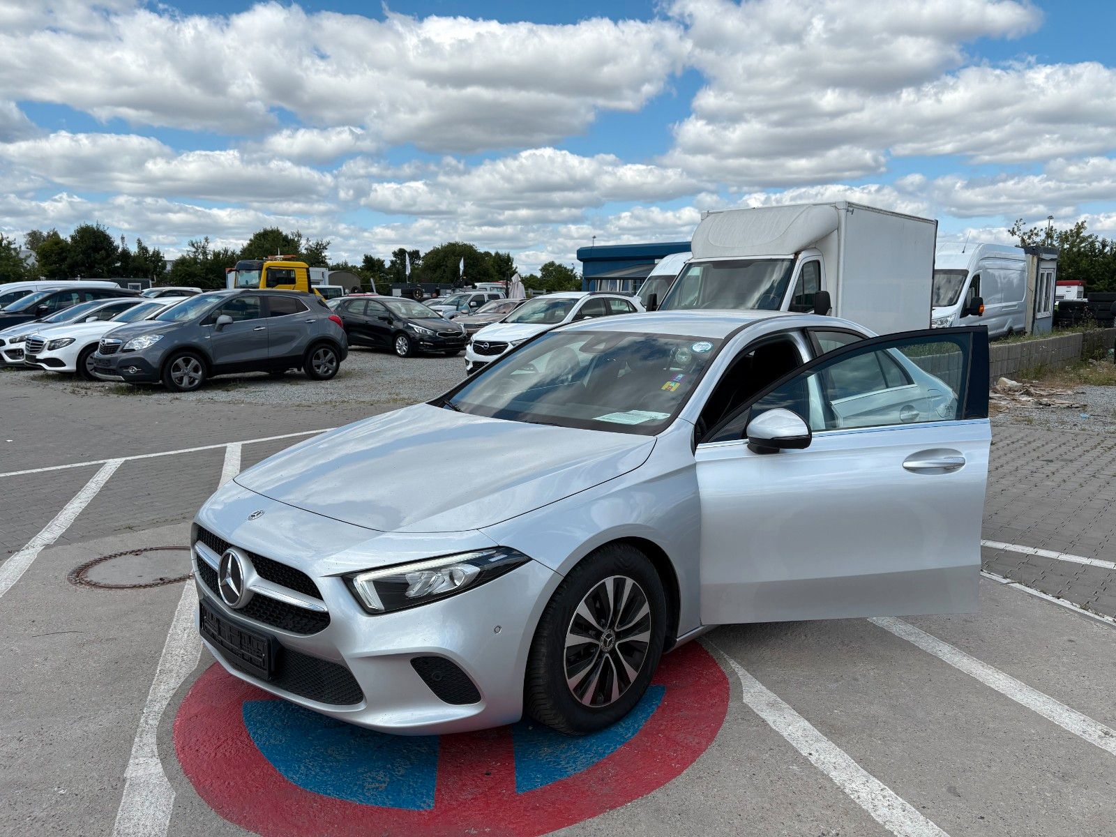 Mercedes-Benz A 180d Business - Samsaru's Car Outlet