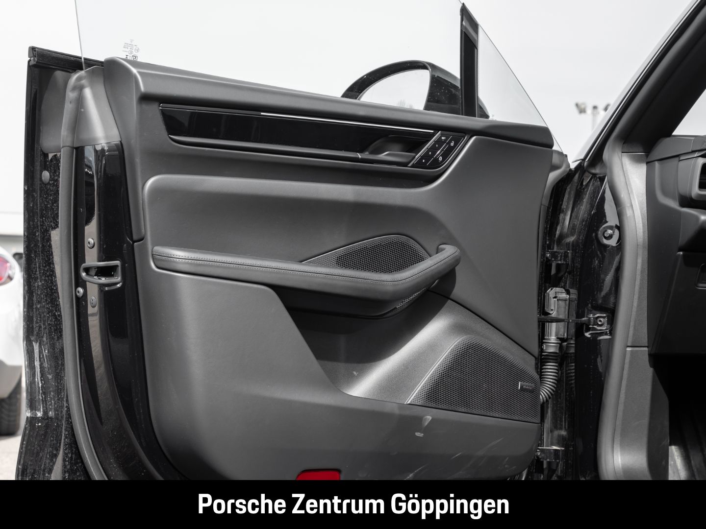 Porsche Macan 4 BOSE InnoDrive LED-Matrix Panoramadach