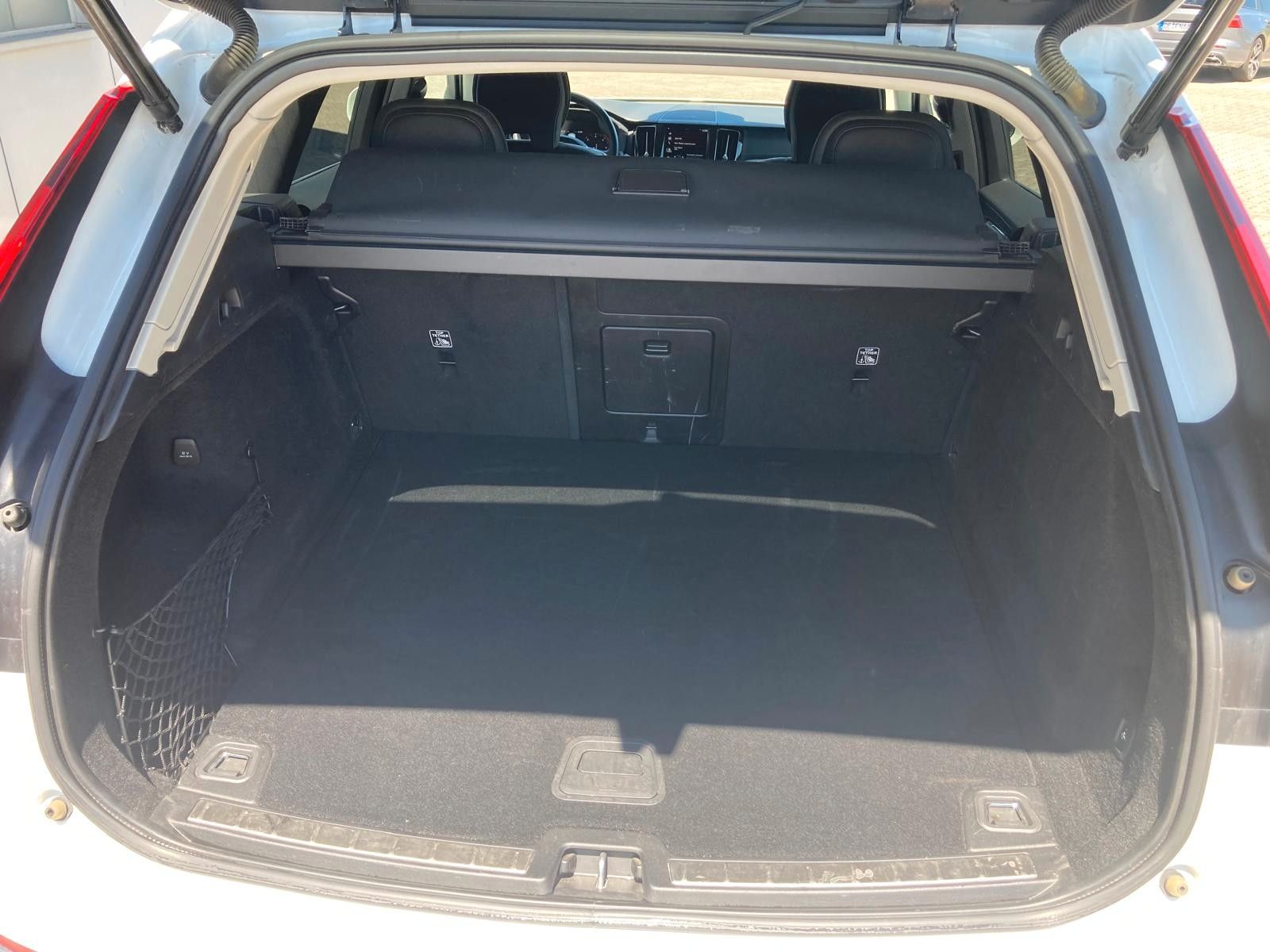Volvo XC 60 B4 Inscription AWD - Samsaru's Car Outlet