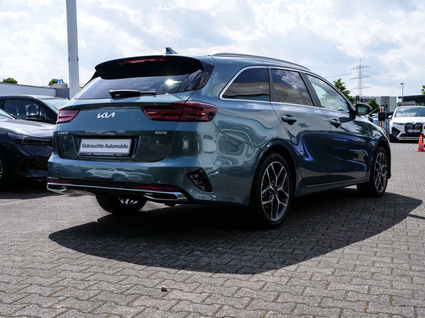 Kia Ceed SW Plug-in Hybrid Platinum - Samsaru's Car Outlet