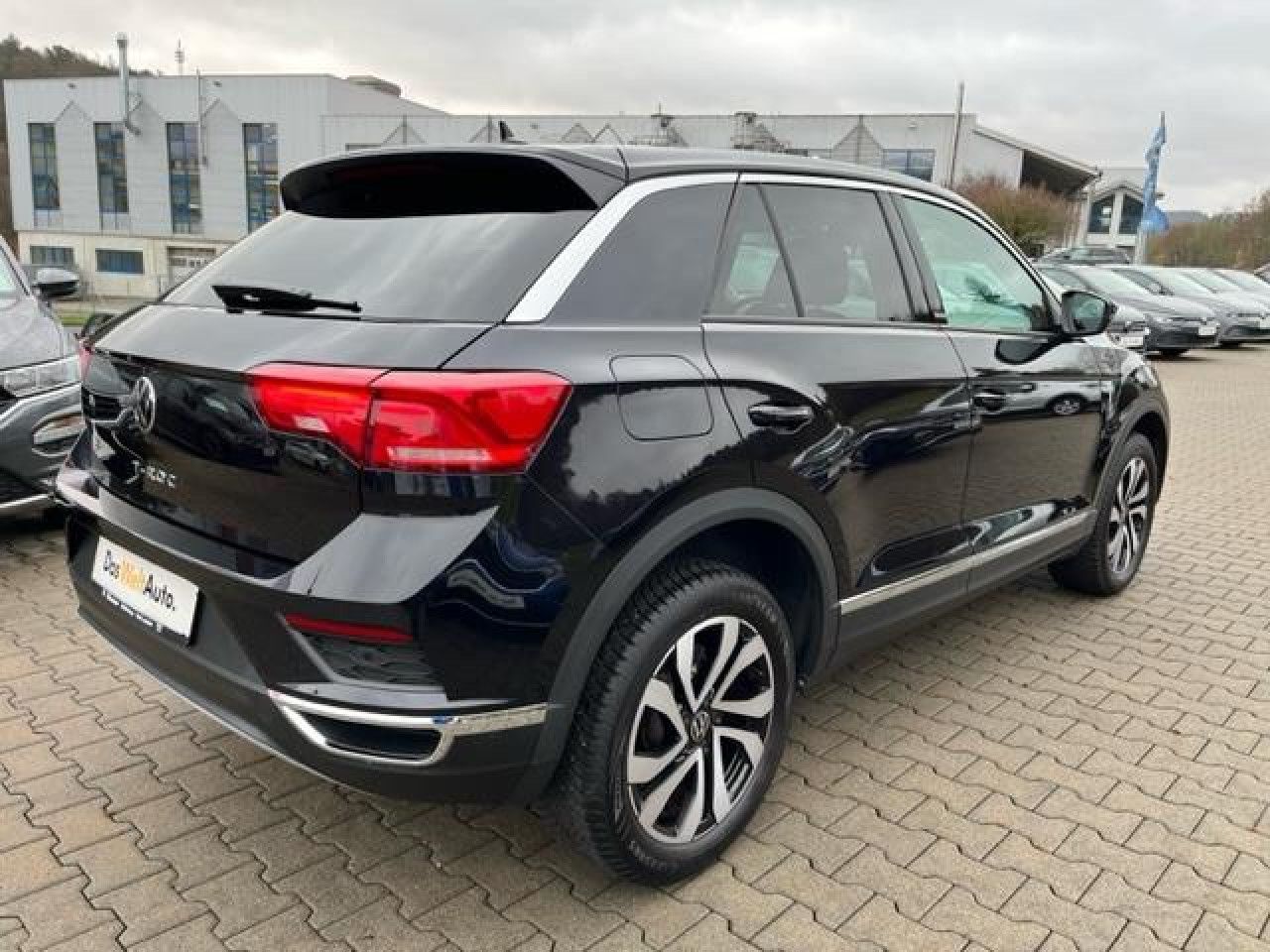 Volkswagen T-Roc Active 1.5 TSI - Samsaru's Car Outlet